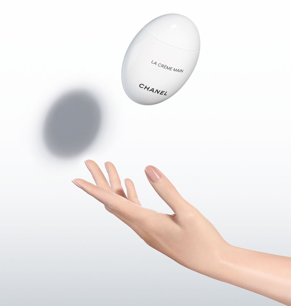 Крем для рук Chanel La Crème Main выпустили в новом формате  флаконе в форме яйца
