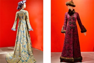 Вечернее платье и пальто из коллекции Оскара де ла Ренты для Pierre Balmain осеньзима 2002.
