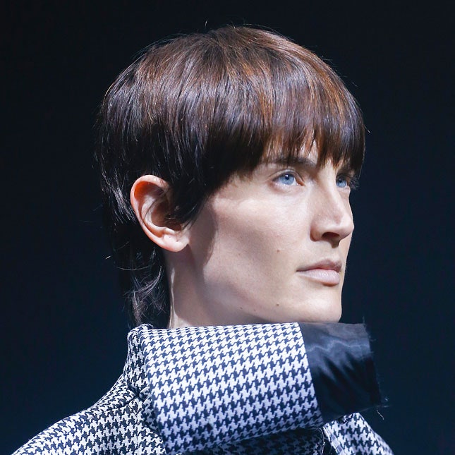 Стрижки под горшок на показе Balenciaga весна-лето 2018