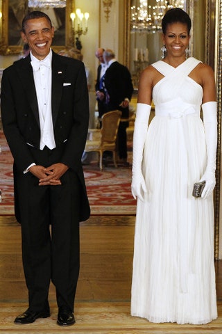 Мишель Обама в платье Tom Ford на приеме в Букингемском дворце 2011