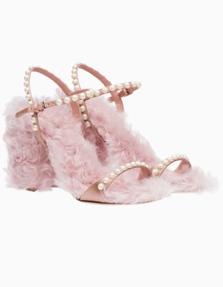 Miu Miu €650 магазины Miu Miu.