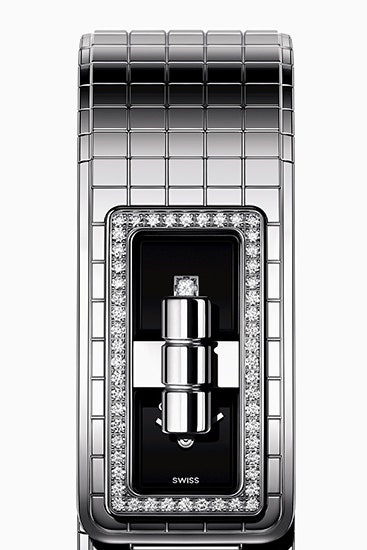 Часы Code Coco от Chanel с циферблатом спрятанным под замком культовой сумки 2.55