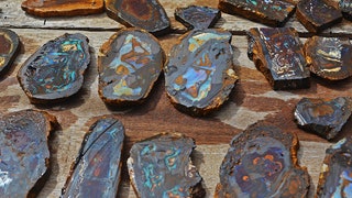 Брошь из опала в бриллиантовой оправе выставят на торги Bonhams 19 сентября