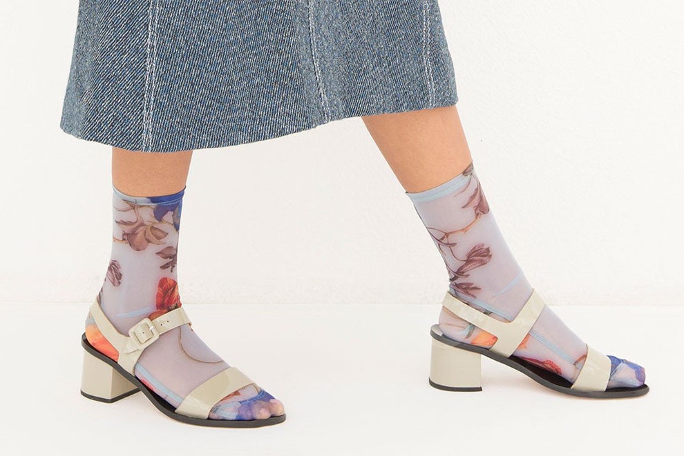 Кроеные носки Darner разных фактур и цветов которые можно носить с босоножками