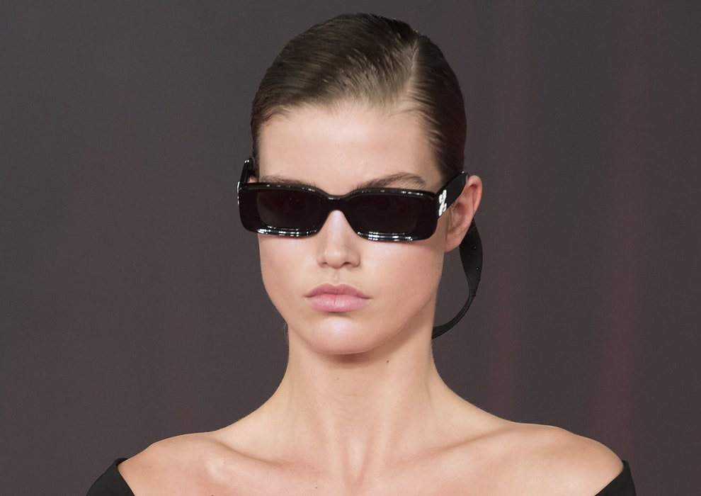 Узкие солнцезащитные очки фото модных аксессуаров