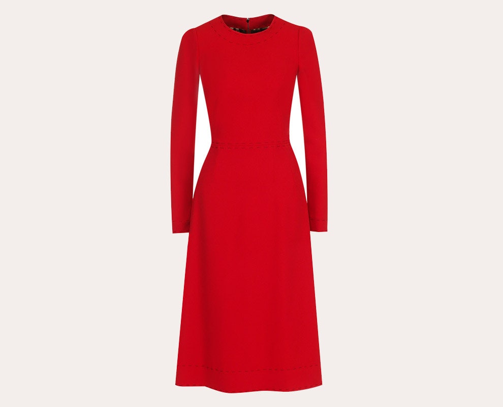 Красное платье Dolce  Gabbana Асилуэта с отделкой крупными стежками