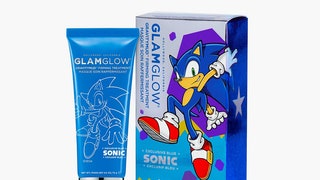 Glamglow выпустили синюю маску Blue Gravitymud с ежом Соником на упаковке