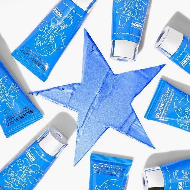 Ёж Соник на упаковках масок Glamglow