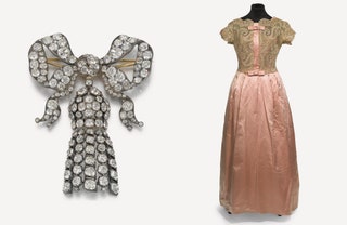 Бриллиантовая брошь середина XIX века. Платье Victor Stiebel около 1961.