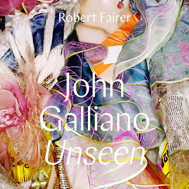 John Galliano: Unseen &- редкие фотографии из-за кулис показов Джона Гальяно