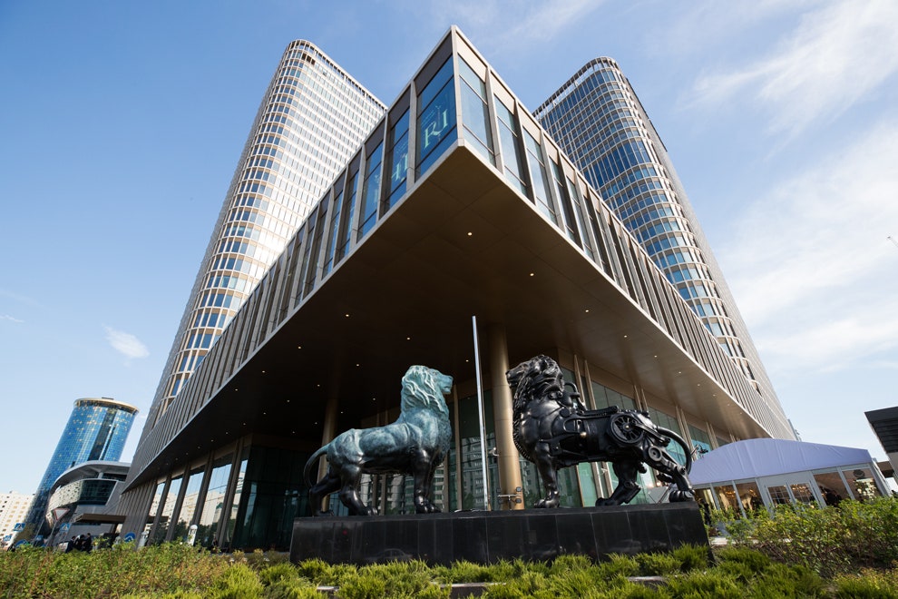 В Астане открылся отель The RitzCarlton Astana фото интерьеров и кадры с церемонии открытия