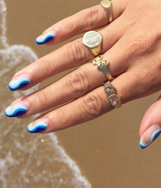 hollyfalconenails.