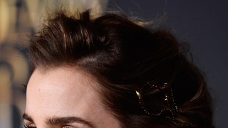 Модные прически 2017 золотые аксессуары в волосах