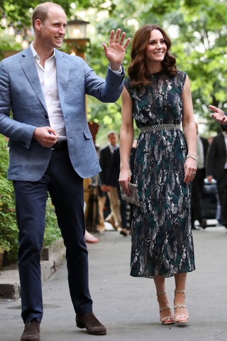 Принц Уильям и Кейт Миддлтон в платье Markus Lupfer в Берлине.