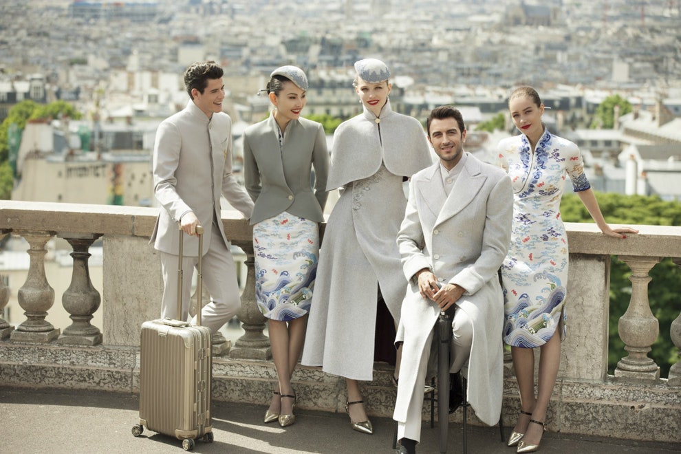 Экипажи Hainan Airlines в форме Haute Couture от Лоренса Сюя | Vogue Russia