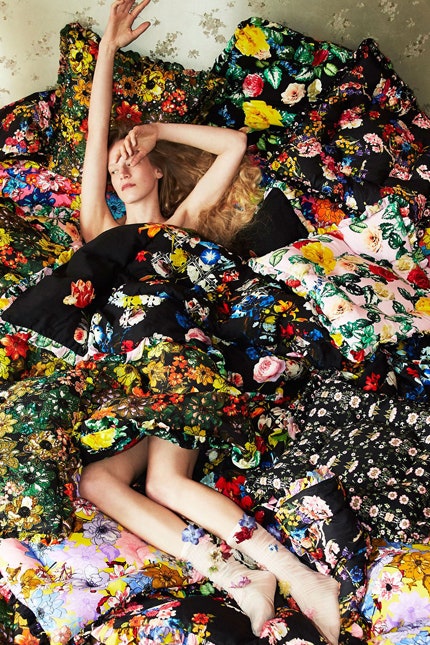 Preen запустили линию текстиля для дома фото коллекции с цветочными принтами