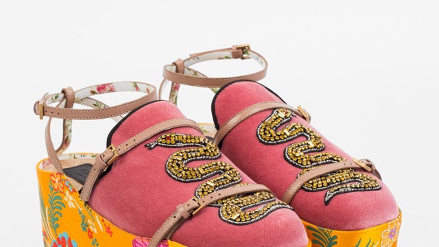 Туфли-трансформеры Gucci: босоножки, бабуши и туфли на танкетке | Vogue ...