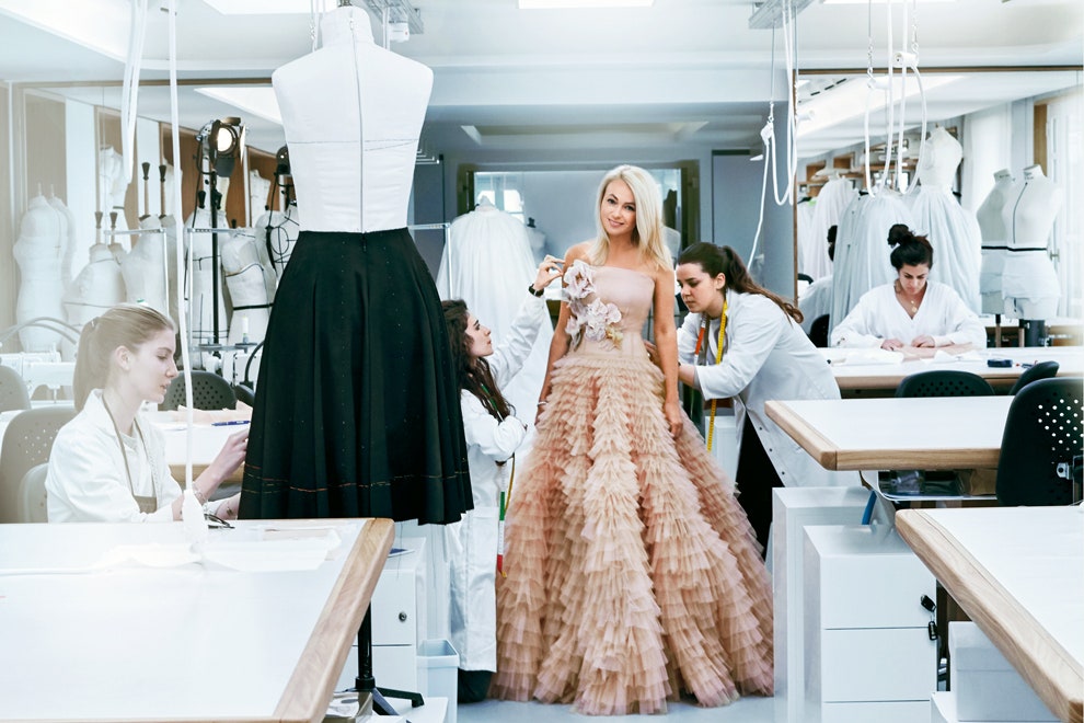 Эскизы Dior для подвенечного платья Яны Рудковской и фото с примерки