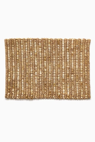 Ковер из джута Anthropologie от 98 anthropologie.com.
