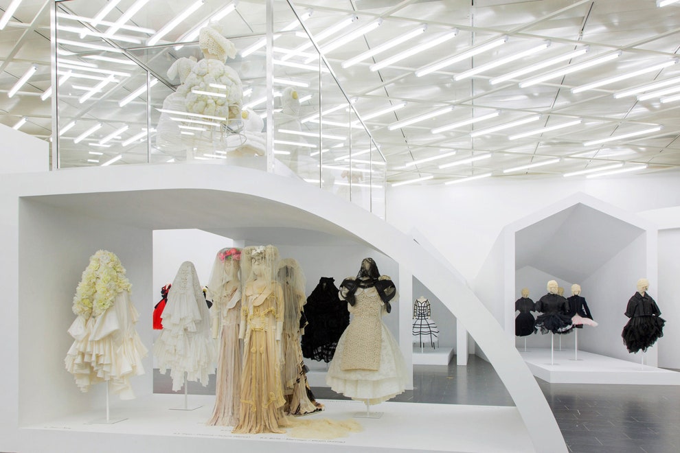 Выставка Rei KawakuboComme des Garçons Art of the InBetween на Met Gala обзор экспозиции | Vogue