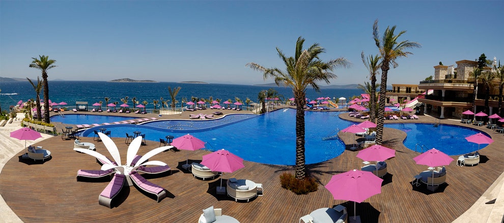 The Bodrum by Paramount Hotels  Resorts в Турции первый отель под управлением студии | Vogue