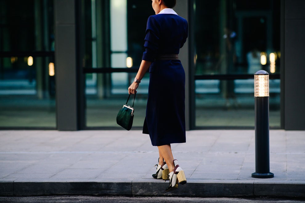 Стритстайлфото на Неделе моды в Алматы модные образы гостей и жителей города | Vogue