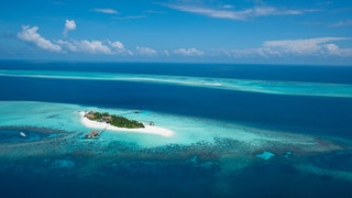 Виллы на воде на Мальдивах отели Soneva Jani Four Seasons Maldives Private Island | Vogue