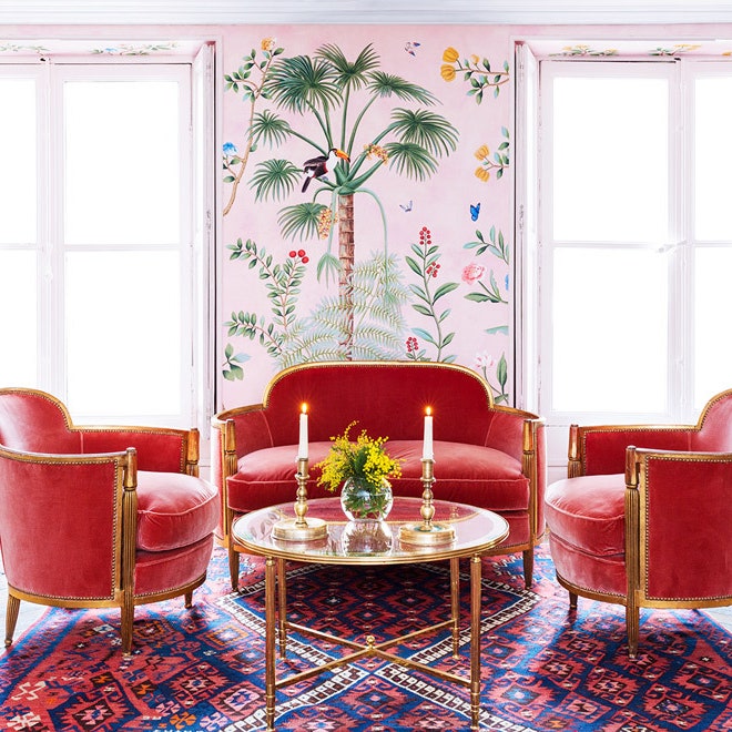 Тропическое шинуазри на обоях и обуви de Gournay x Aquazzura