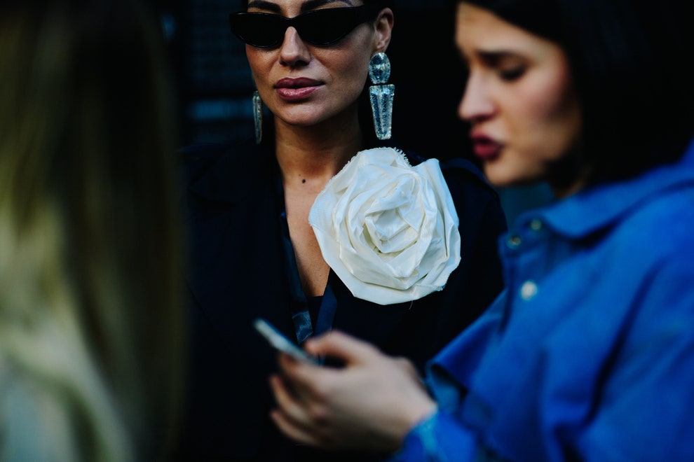 Стритстайлфото на MercedesBenz Fashion Week в Тбилиси самые яркие женские образы | Vogue