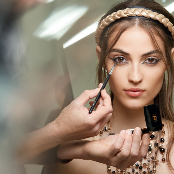 Макияж на показе Chanel resort 2018