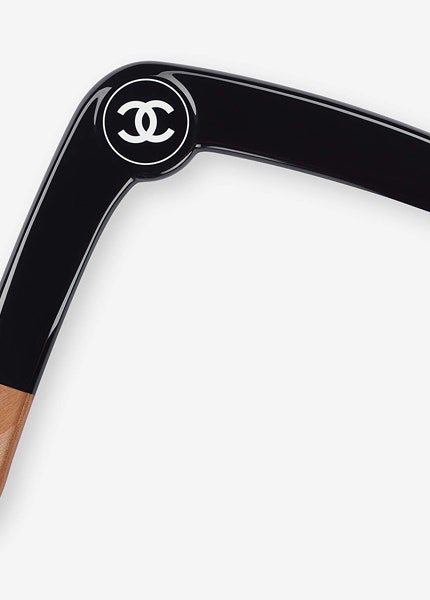 Спортинвентарь от Chanel наборы для большого тенниса и пингпонга падлборд и бумеранг | Vogue