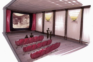 Помимо классической экспозиции команды Cipriani и Patek Philippe обещают атмосферные салоны и кинозал.