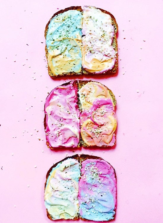 Цветные бутерброды с сыром «Филадельфия» как приготовить «тосты единорога и русалочки» | Vogue