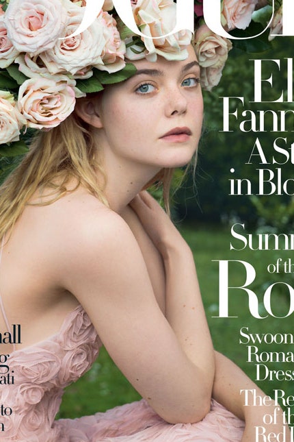 Красивые летние платья с рюшами и оборками как у Эль Фэннинг на обложке Vogue | Vogue