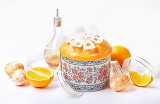 Кулич с апельсиновой цедрой цветом апельсина и ликером «Гран Марнье» «Brasserie Мост».