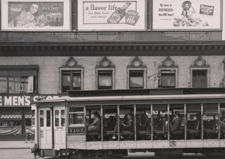 «Летний трамвай между 125й улицей и Бродвеем» Гарлем 1946.