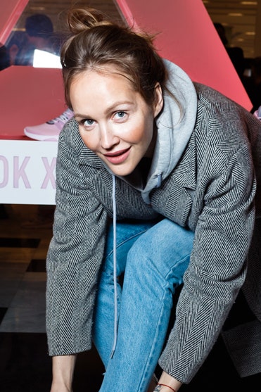 Вечеринка Reebok в «Цветном» кроссовки для танцев примеряют Наталья Ионова и другие | Vogue