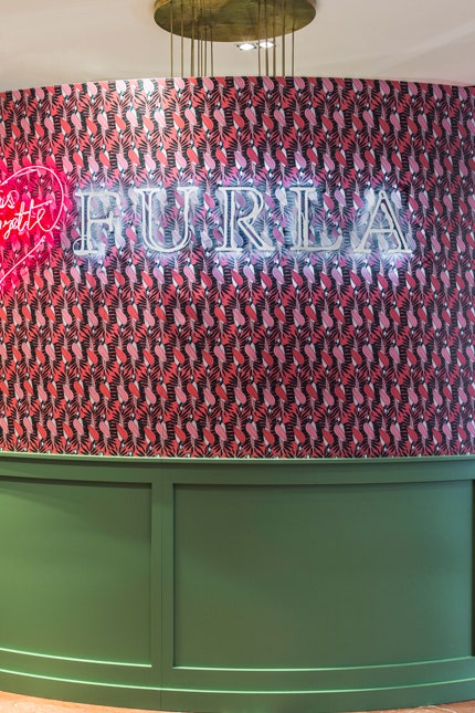 Furla Africa popup store открылся в галерее Lafayette в Париже | Vogue