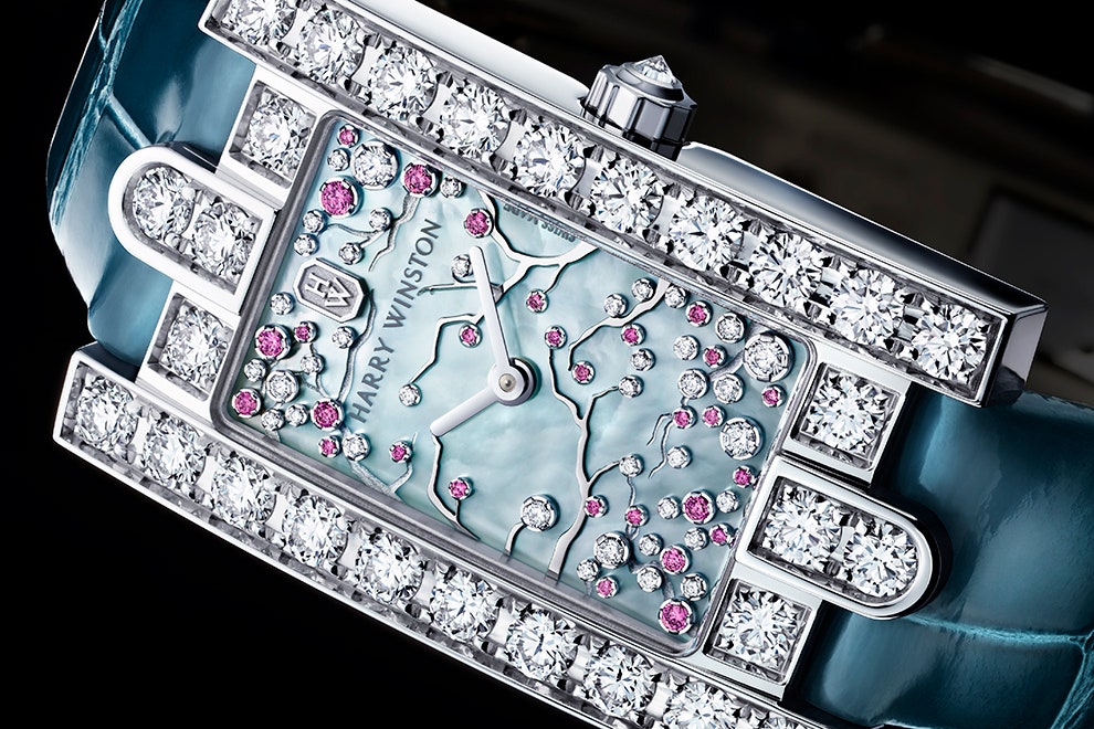 Часы Harry Winston из коллекции Avenue модели Cherry Blossom Dual Time и другие новинки | Vogue