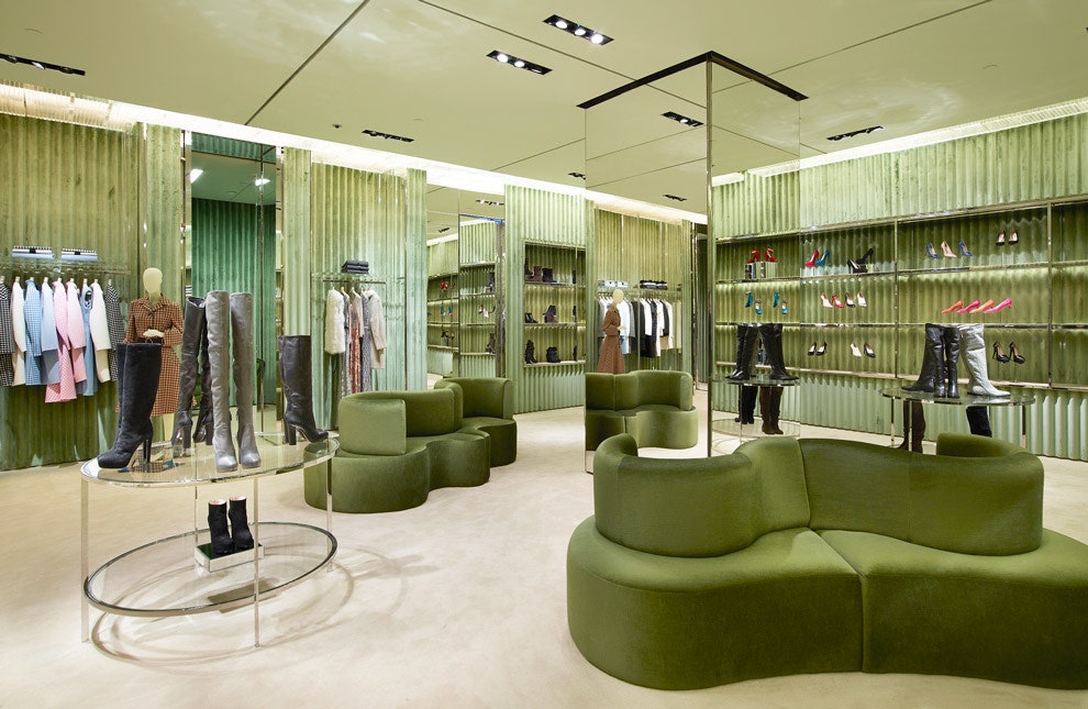 Диваны зеленого цвета модные модели как в бутиках Prada | Vogue