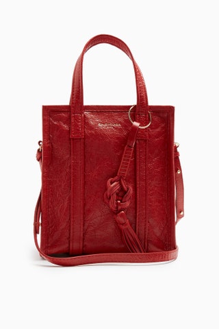Balenciaga 54390 рублей matchesfashion.com.