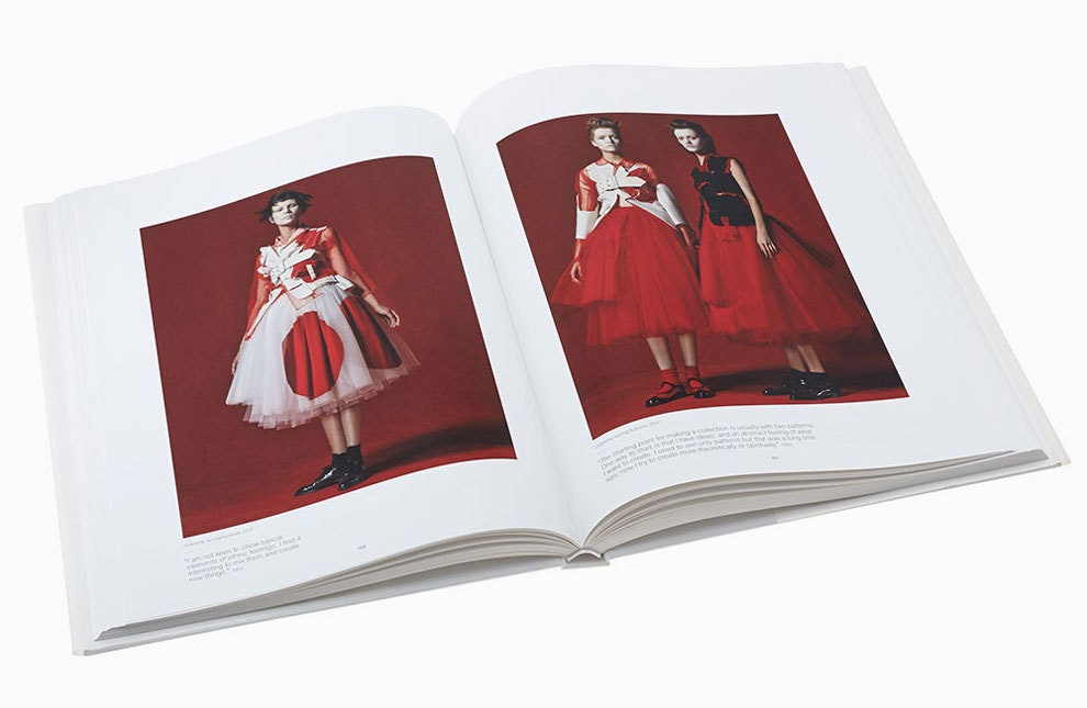 Альбом к выставке Met Gala 2017 посвященной Рэи Кавакубо каталог сняли модные фотографы | Vogue