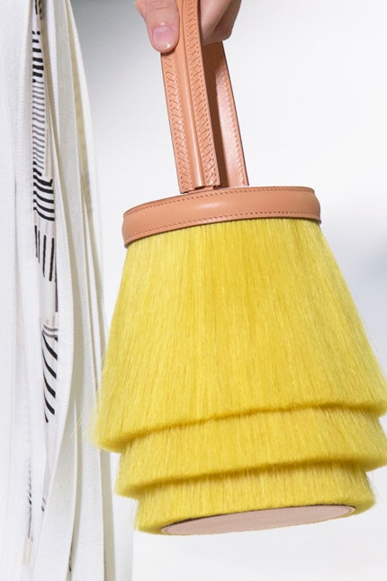 Сумкакисточка Hermès модель из весеннелетней коллекции с бахромой из конского волоса