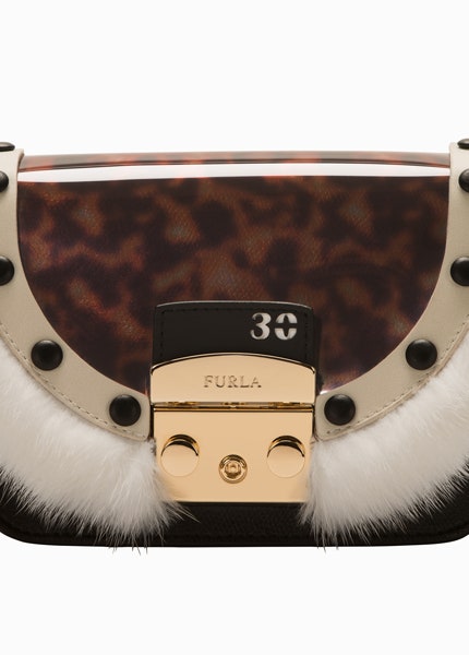 Юбилейная коллекция сумок Furla к 90летию бренда посвященная модели Metropolis | Vogue