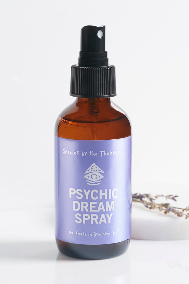 Спреи для сна от L'Occitane Deep Sleep Bath and Body Works Psychic Dream Spray | Vogue