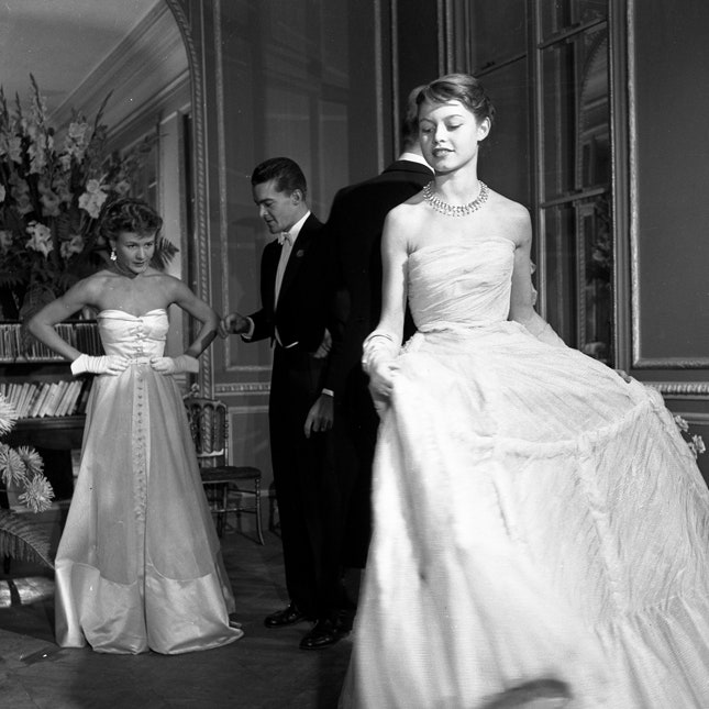 Фотографии Робера Дуано для Vogue покажут в Версале