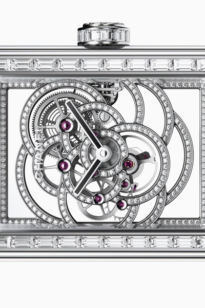 Часы Chanel Premiere Calibre II фото модели с механизмомскелетоном | Vogue