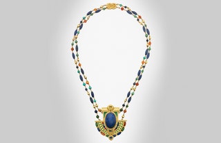Золотое ожерелье в египетском стиле с лазуритом янтарем и бирюзой. Louis Comfort Tiffany около 1913.