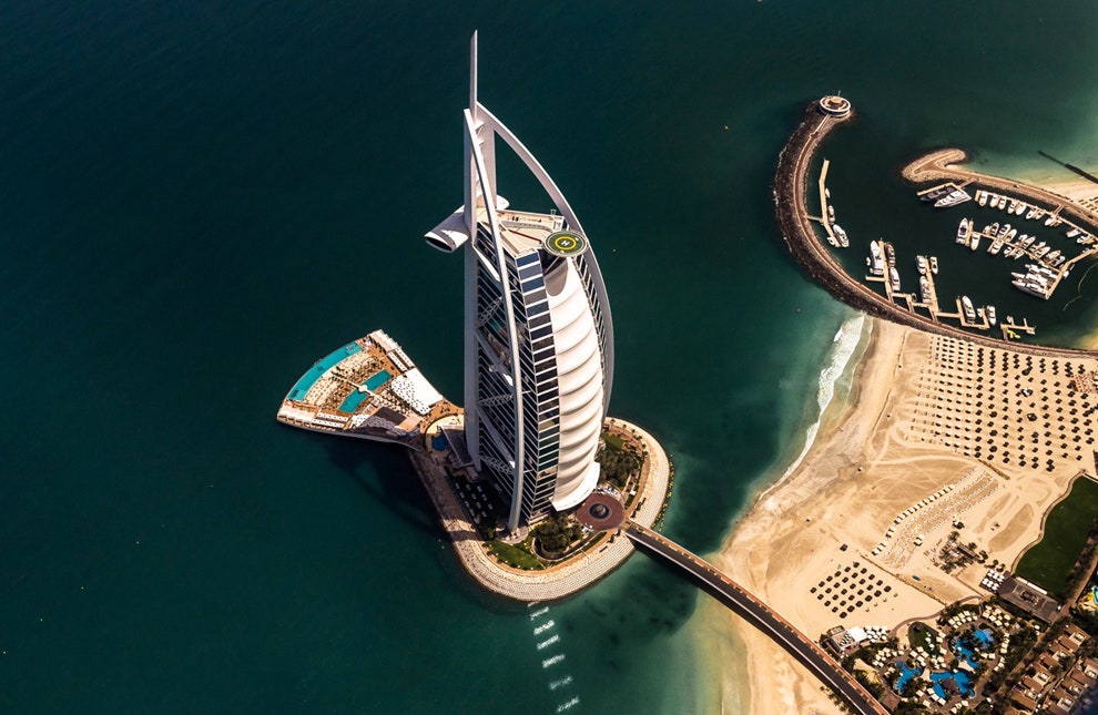 Отель Burj Al Arab с роскошной террасой в Эмиратах | Vogue