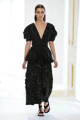 Белла Хадид Christian Dior Couture осеньзима 2016.